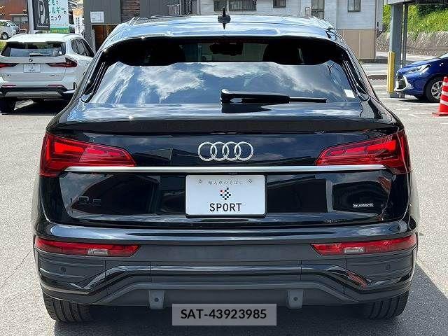 Audi Q5 2021-10 8625875-15