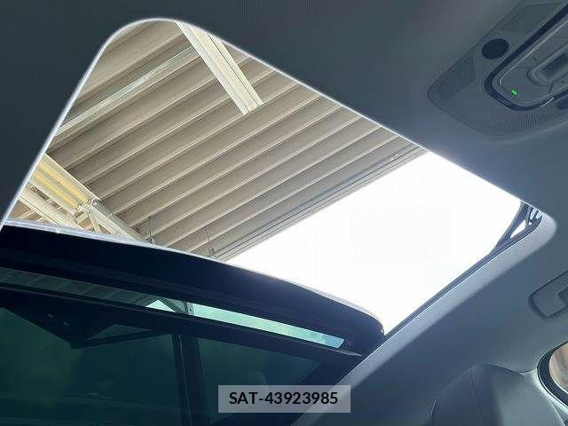 Audi Q5 2021-10 8625875-4