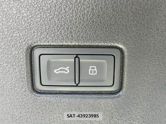 Audi Q5 2021-10 8625875-7