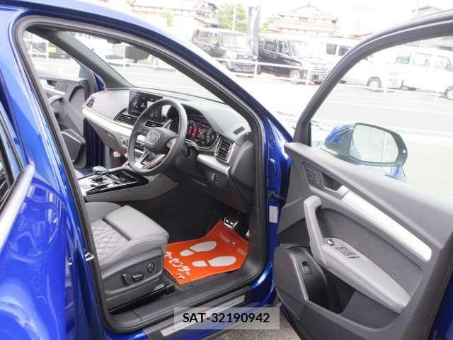 Audi Q5 2021-10 8658088-9