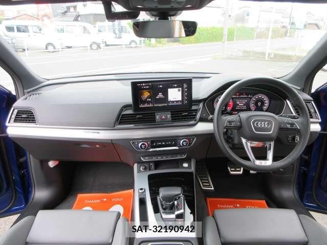 Audi Q5 2021-10 8658088-11