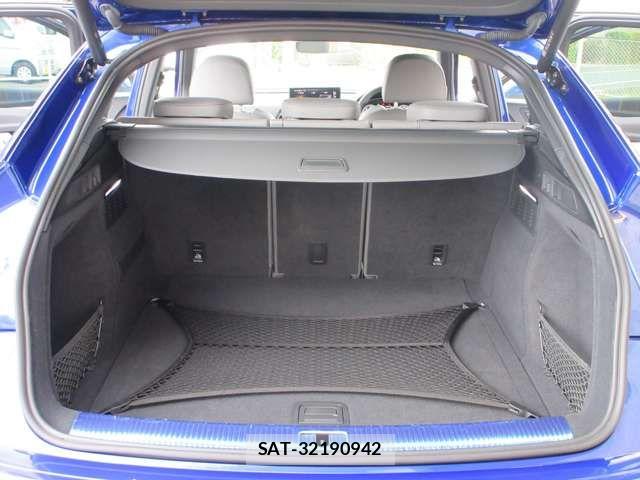 Audi Q5 2021-10 8658088-6