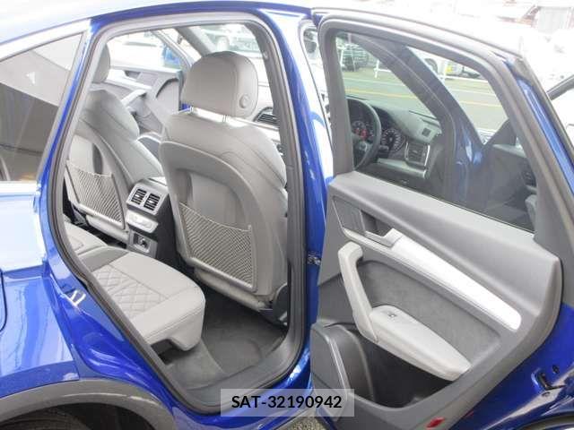 Audi Q5 2021-10 8658088-7