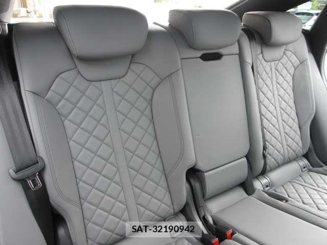 Audi Q5 2021-10 8658088-8