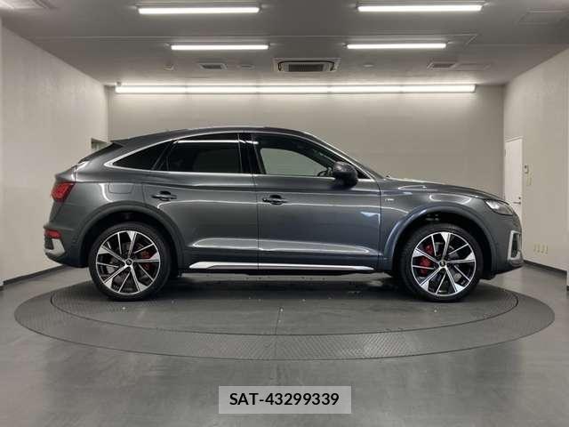 Audi Q5 2024-07 8740640-5