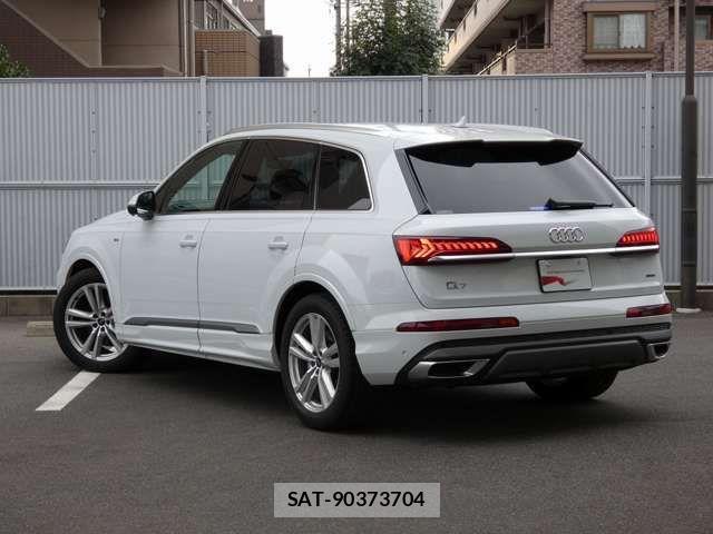 Audi Q7 2024-06 922674-5