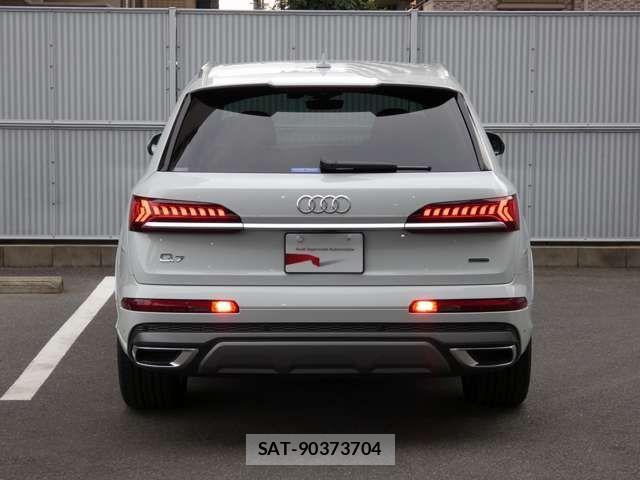 Audi Q7 2024-06 922674-6