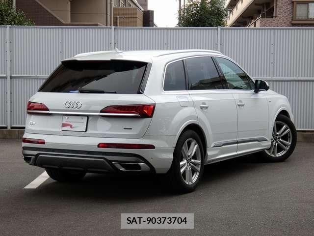 Audi Q7 2024-06 922674-7