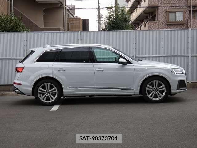Audi Q7 2024-06 922674-8