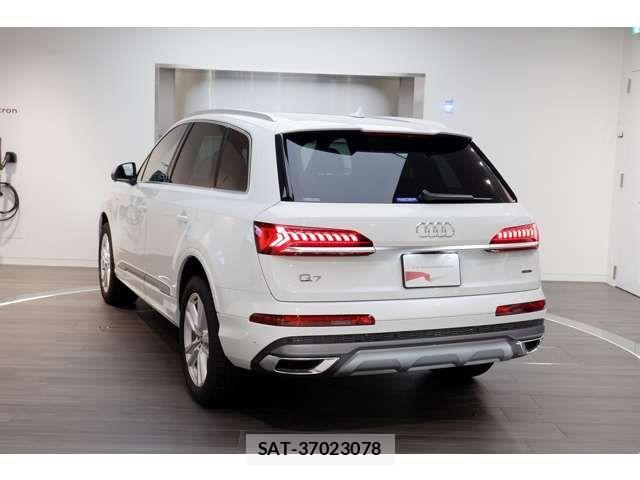 Audi Q7 2025-01 1320794-3