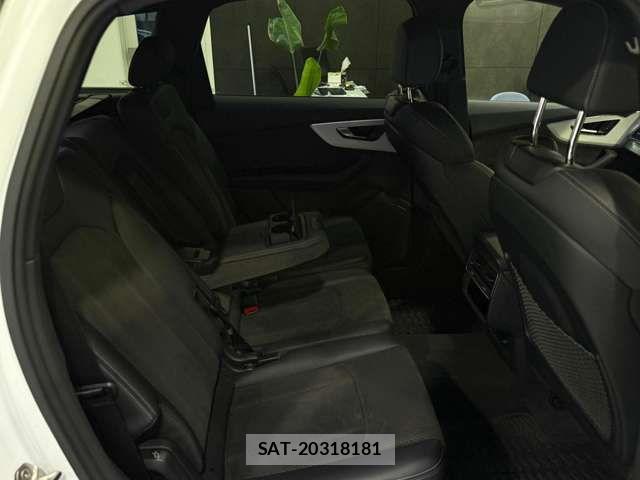Audi Q7 2022-02 6242243-6