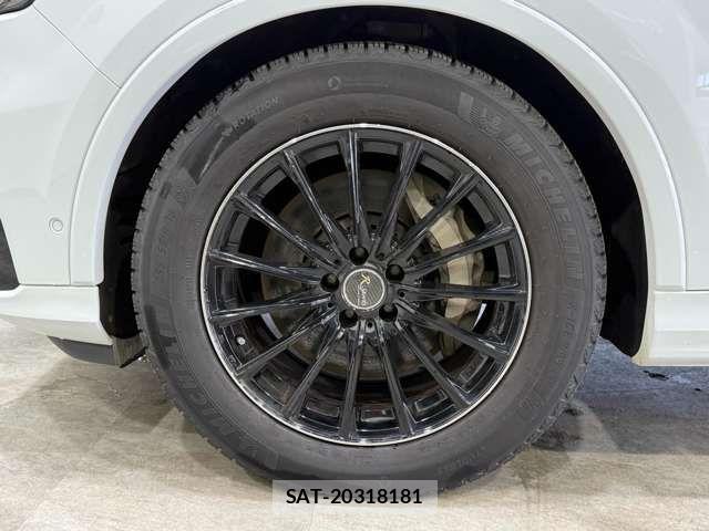 Audi Q7 2022-02 6242243-11