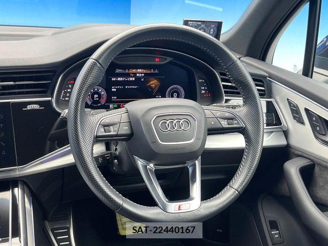 Audi Q7 2021-04 6610640-10