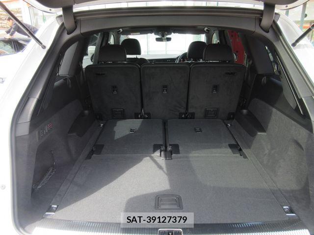 Audi Q7 2025-03 6610639-11