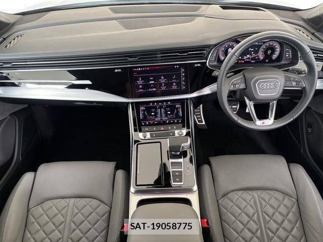 Audi Q7 2024-11 7215049-10