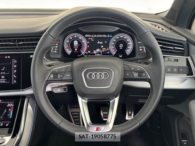 Audi Q7 2024-11 7215049-11