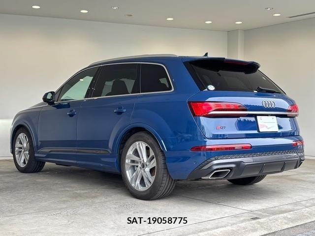 Audi Q7 2024-11 7215049-2