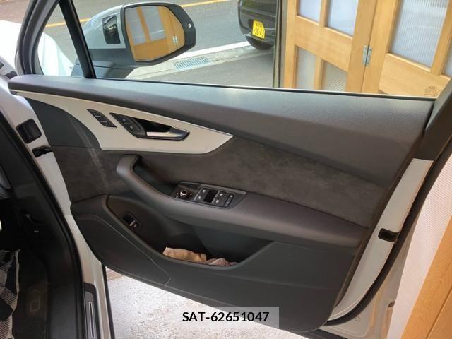 Audi Q7 2020-09 7215050-9