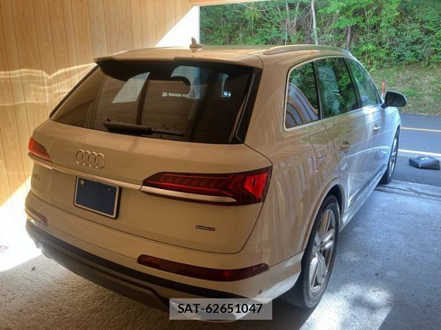Audi Q7 2020-09 7215050-2