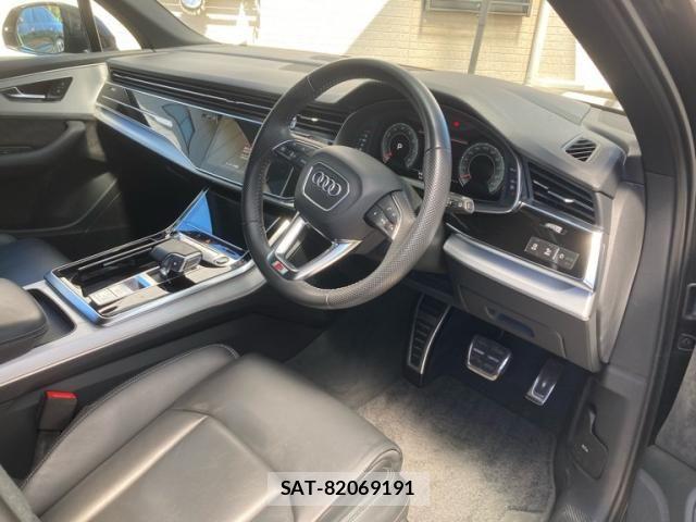 Audi Q7 2020-12 7215047-10