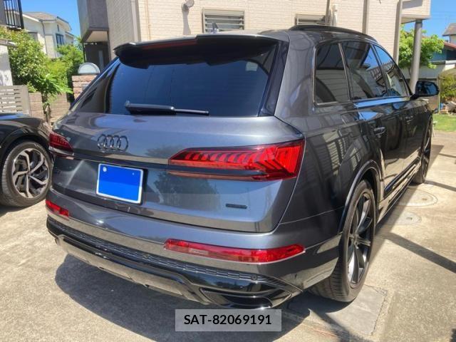 Audi Q7 2020-12 7215047-2