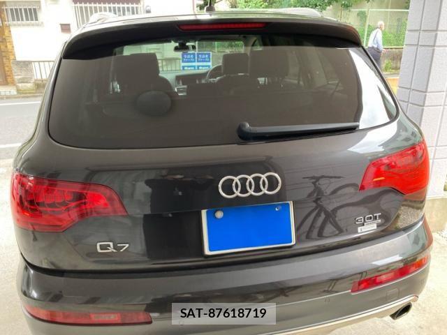 Audi Q7 2011-06 7249854-1