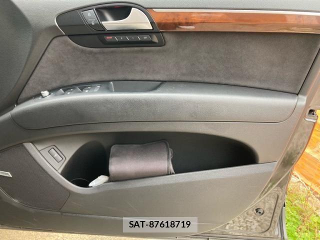 Audi Q7 2011-06 7249854-8