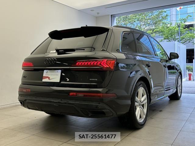 Audi Q7 2024-11 7356905-2