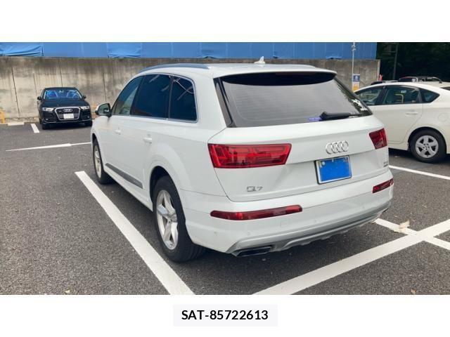 Audi Q7 2017-07 7720997-1