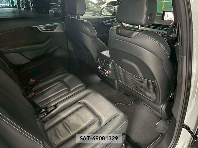 Audi Q7 2017-08 7875370-9