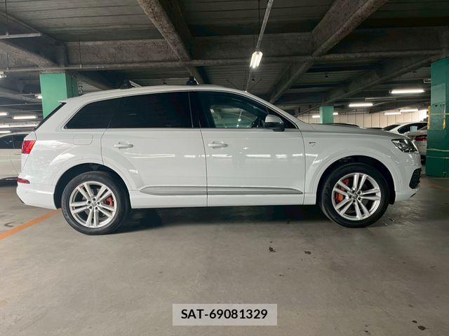 Audi Q7 2017-08 7875370-8