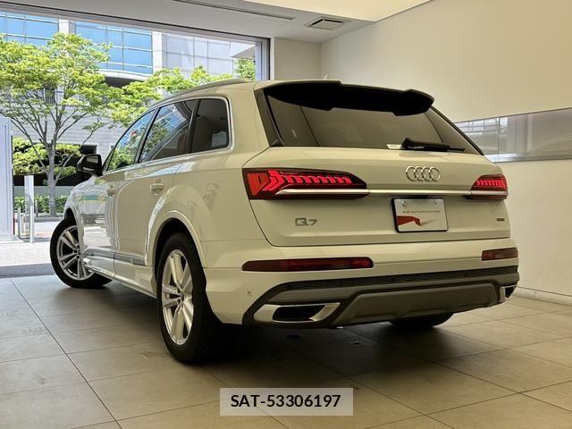 Audi Q7 2024-05 8034478-2