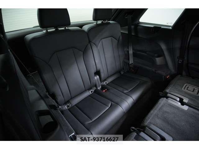 Audi Q7 2023-10 8072921-6