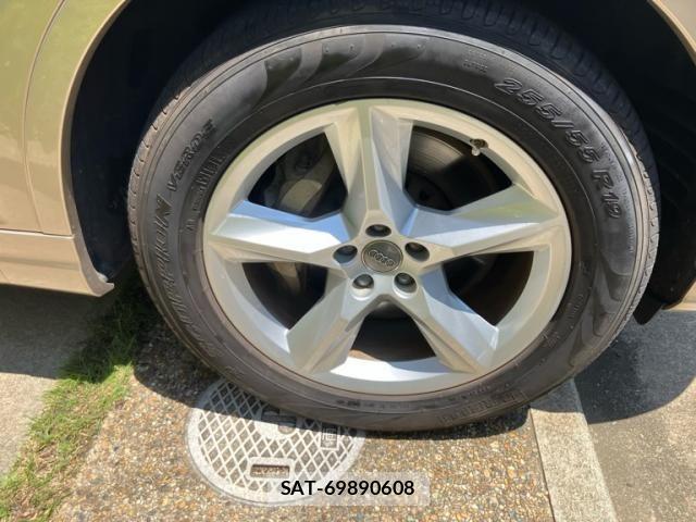 Audi Q7 2018-06 8098075-3