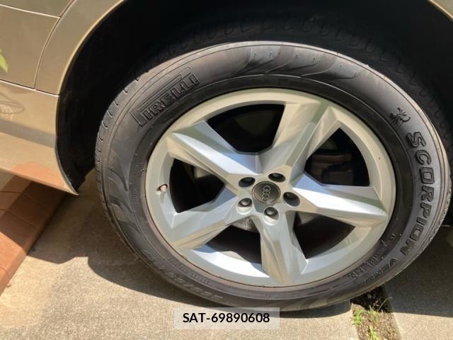 Audi Q7 2018-06 8098075-4
