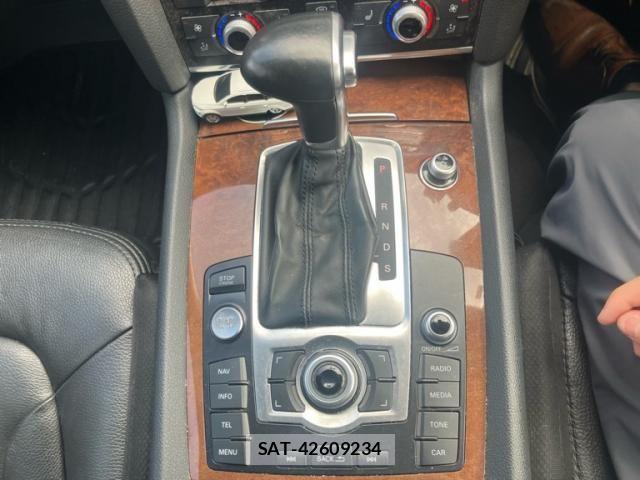 Audi Q7 2013-02 8364841-25
