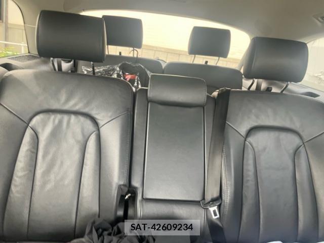 Audi Q7 2013-02 8364841-28