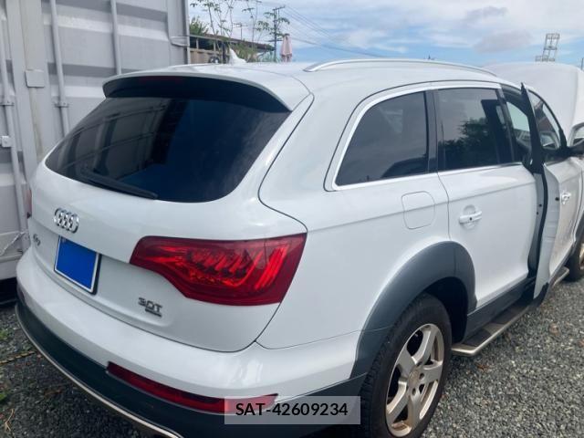 Audi Q7 2013-02 8364841-2