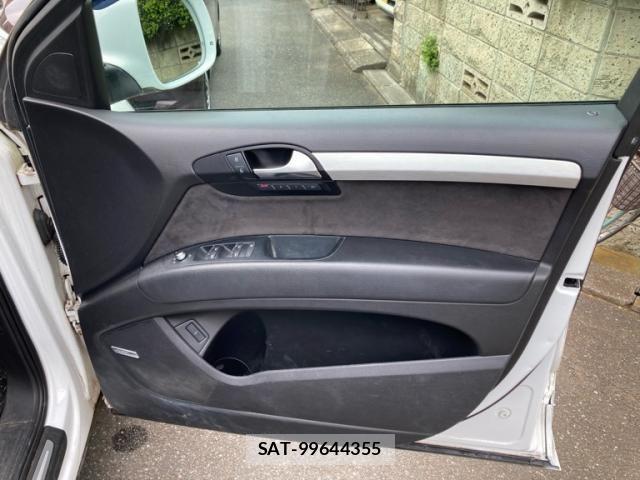 Audi Q7 2012-03 8371451-10