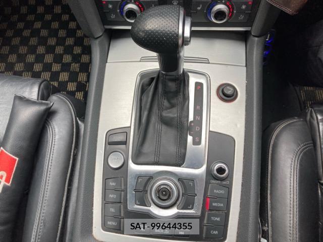 Audi Q7 2012-03 8371451-25