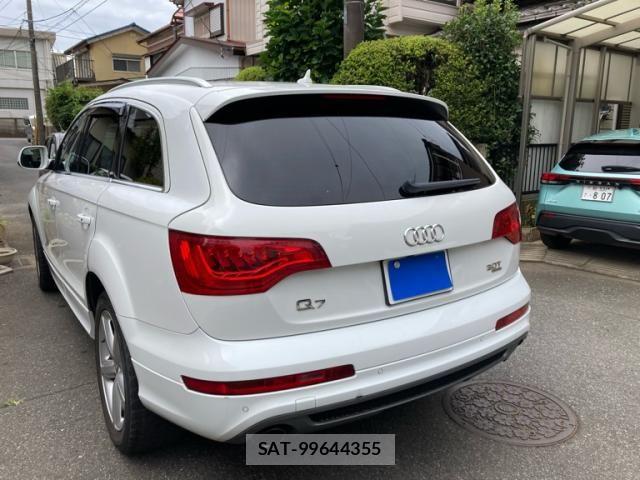 Audi Q7 2012-03 8371451-6