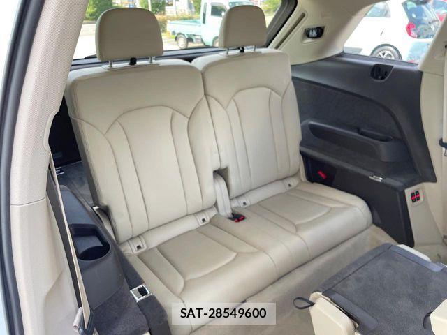 Audi Q7 2017-07 8779559-10