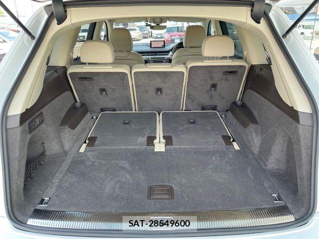 Audi Q7 2017-07 8779559-11