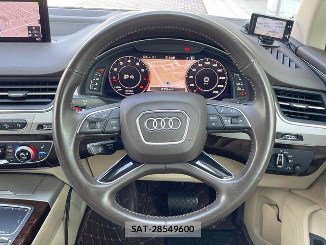 Audi Q7 2017-07 8779559-12