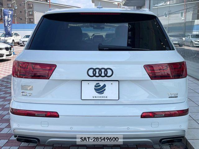 Audi Q7 2017-07 8779559-16