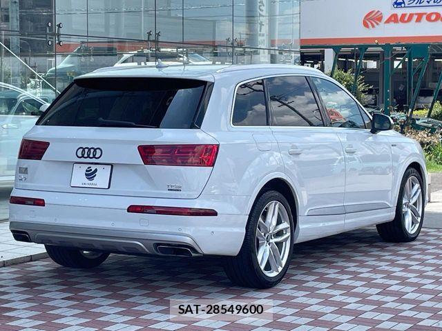 Audi Q7 2017-07 8779559-18