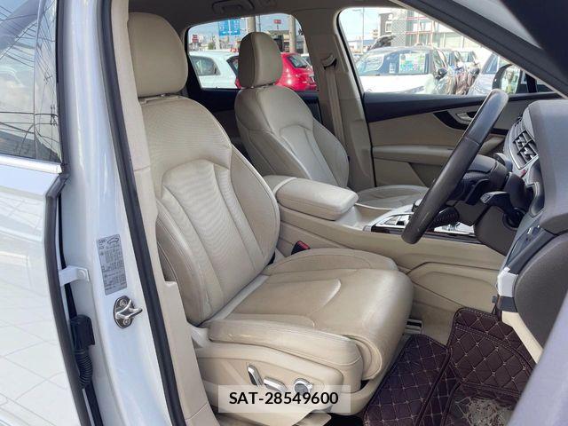 Audi Q7 2017-07 8779559-8