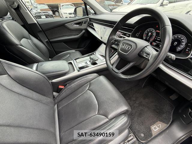 Audi Q7 2021-09 8827918-9
