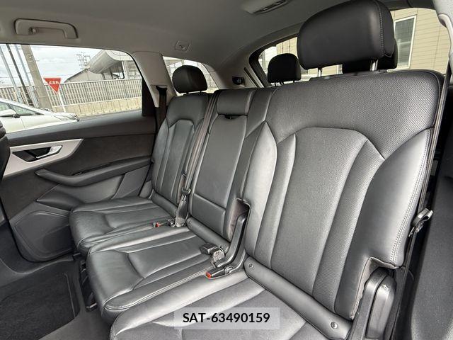 Audi Q7 2021-09 8827918-12