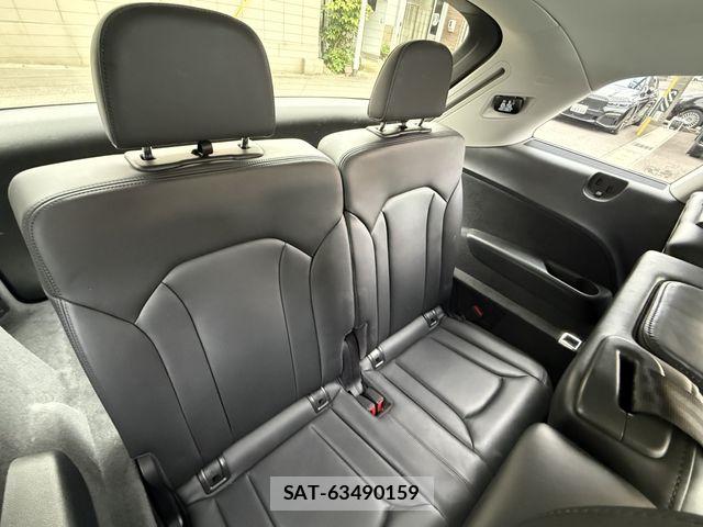 Audi Q7 2021-09 8827918-14